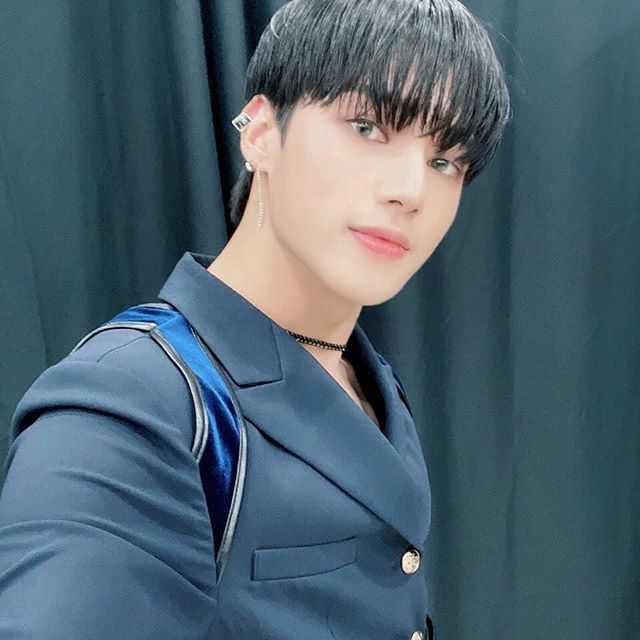 Wooyoung (Ateez) Wikipedia, Bio, Age, Height, Weight, Girl Friend, Family, Net Worth, Career, Facts