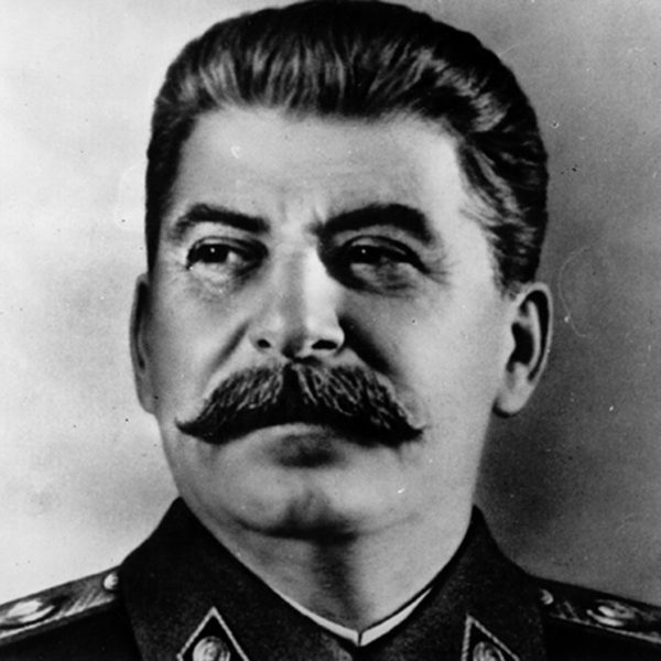Josif Stalin (poliitikko) Wiki, elämäkerta, ikä, pituus, paino, vaimo, lapset, etnisyys: 12 faktaa hänestä